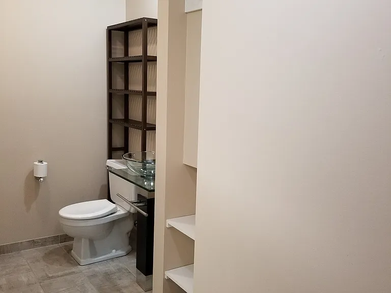 723 Greenwood Rd — Photo 16
