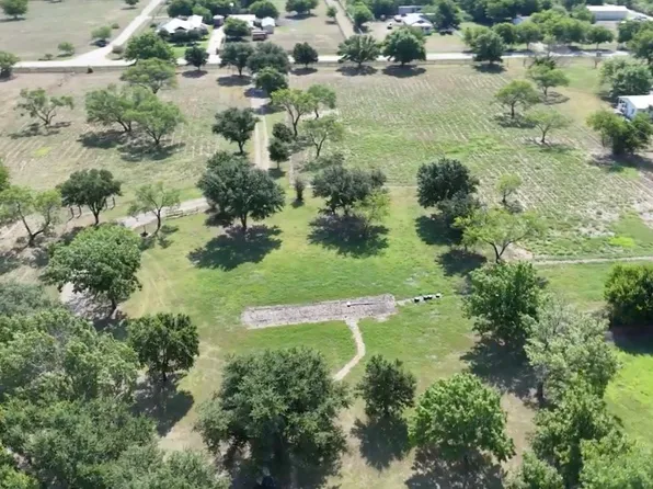 1 Wildwood Ct, Fort Worth, TX 76132