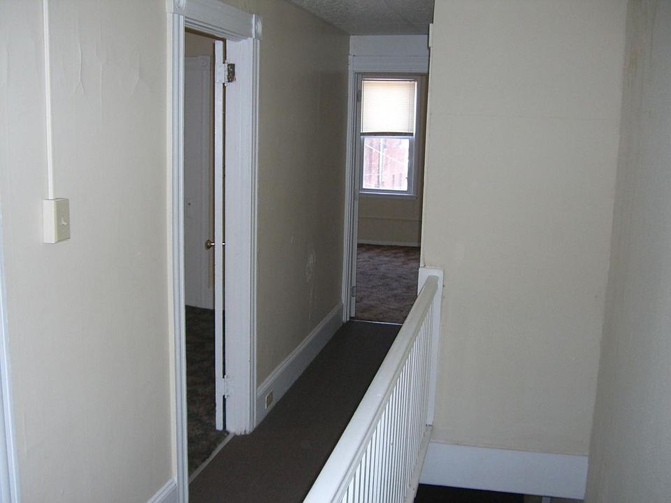 2nd floor hall