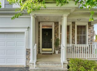 5 Crown Point Ct, Old Bridge, NJ 08857