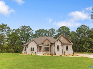 235 Arrowhead Trl, Gadsden, AL 35901