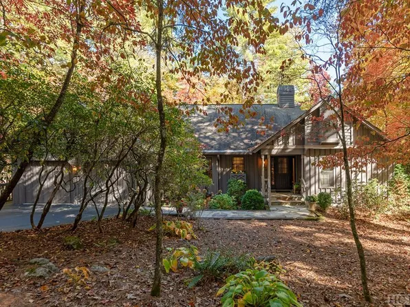 44 North Horseshoe Drive, Sapphire, NC 28774
