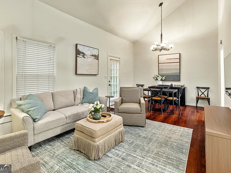 216 Flat Creek Ct — Photo 11
