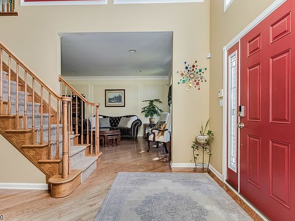 3rd image of 437 Hamilton Dr