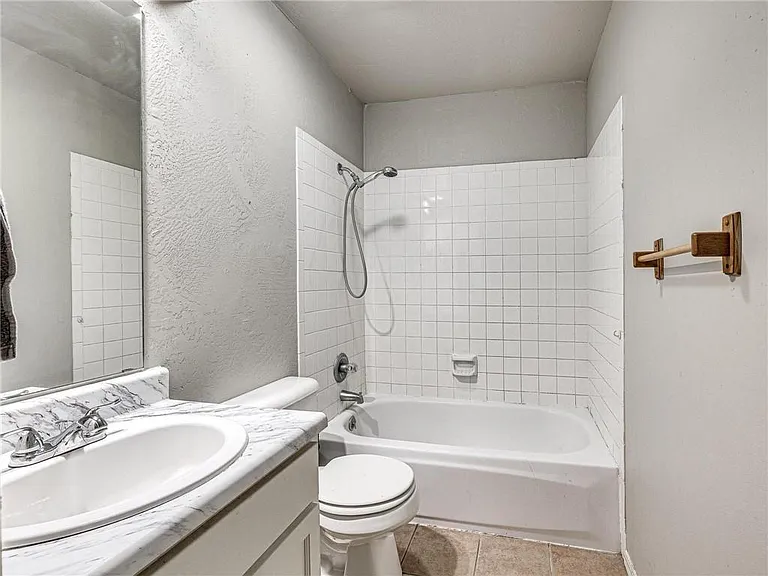 12901 Carrie Ct — Photo 24