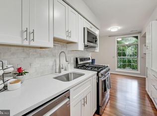 3362 Woodburn Rd APT 33, Annandale, VA 22003