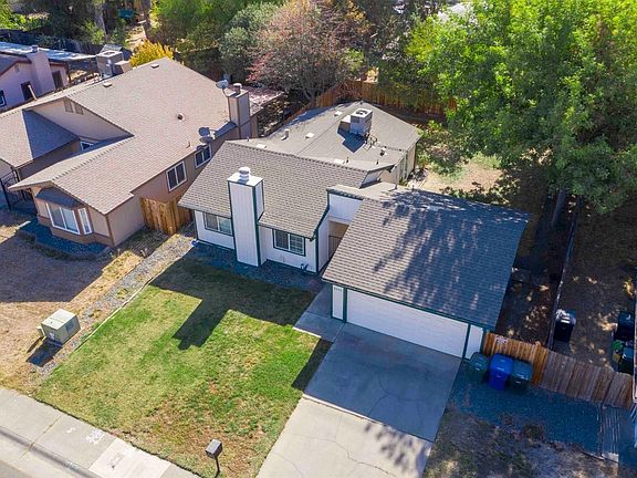 3rd image of 8010 Wagon Trail Way