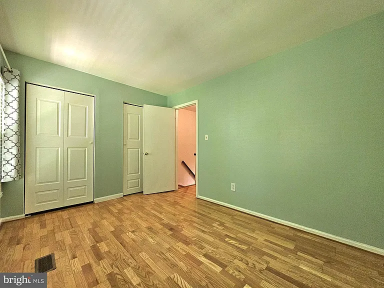 7664 Northern Oaks Ct — Photo 13