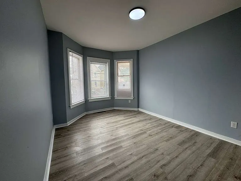 215 Rosette St #1L — Photo 26