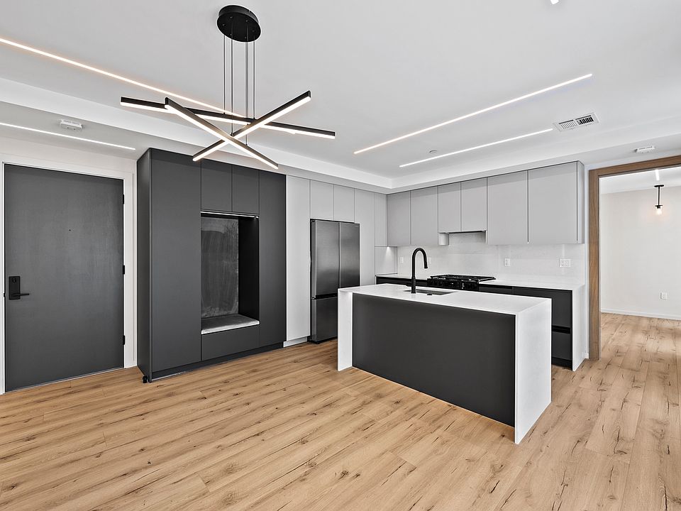 1st image of 1854 Dorchester Ave #103