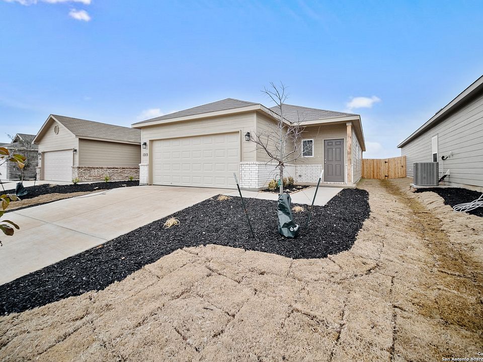 1st image of 1215 Whitneyway Ln