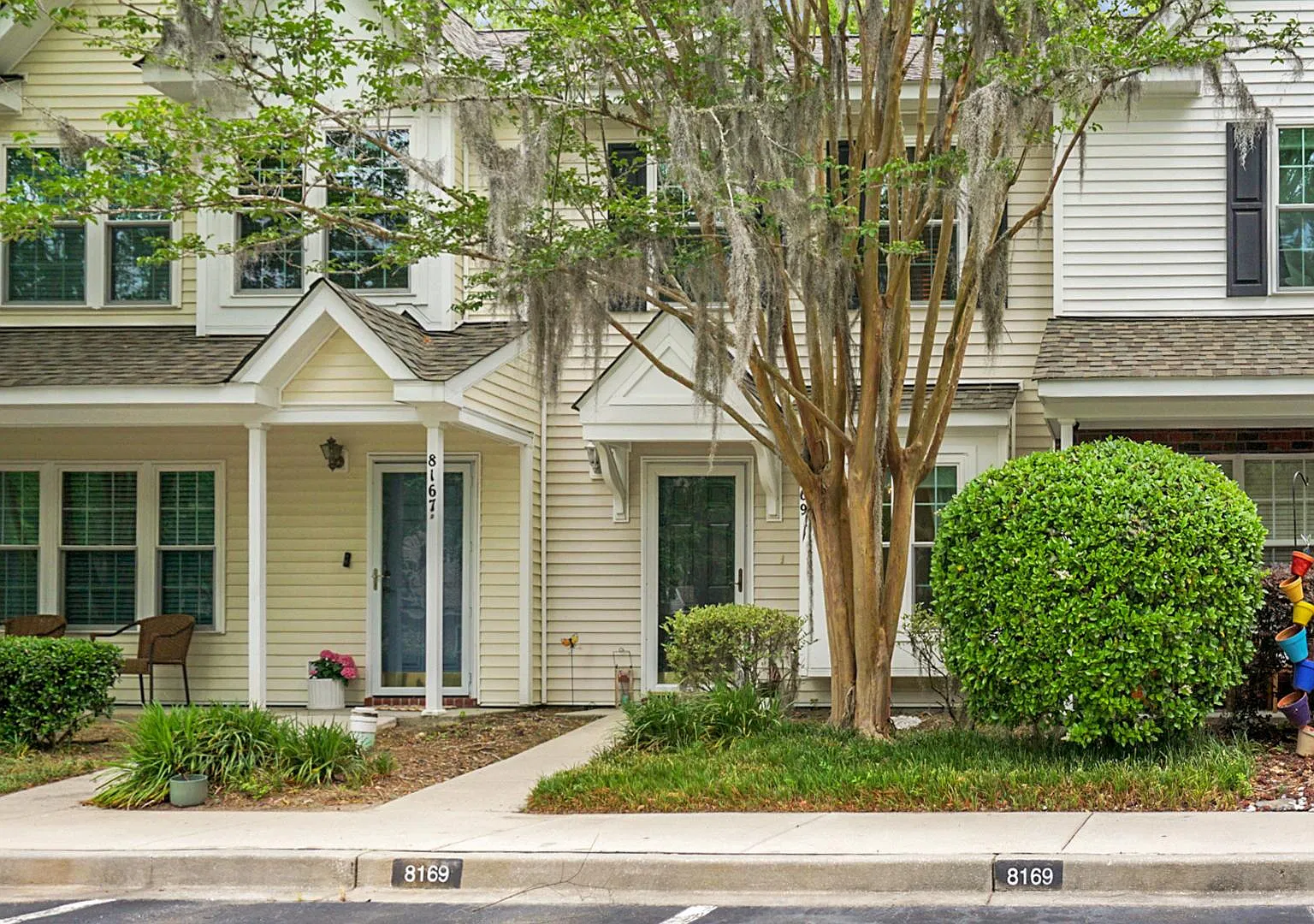 8169 Shadow Oak Dr - . — Photo 2