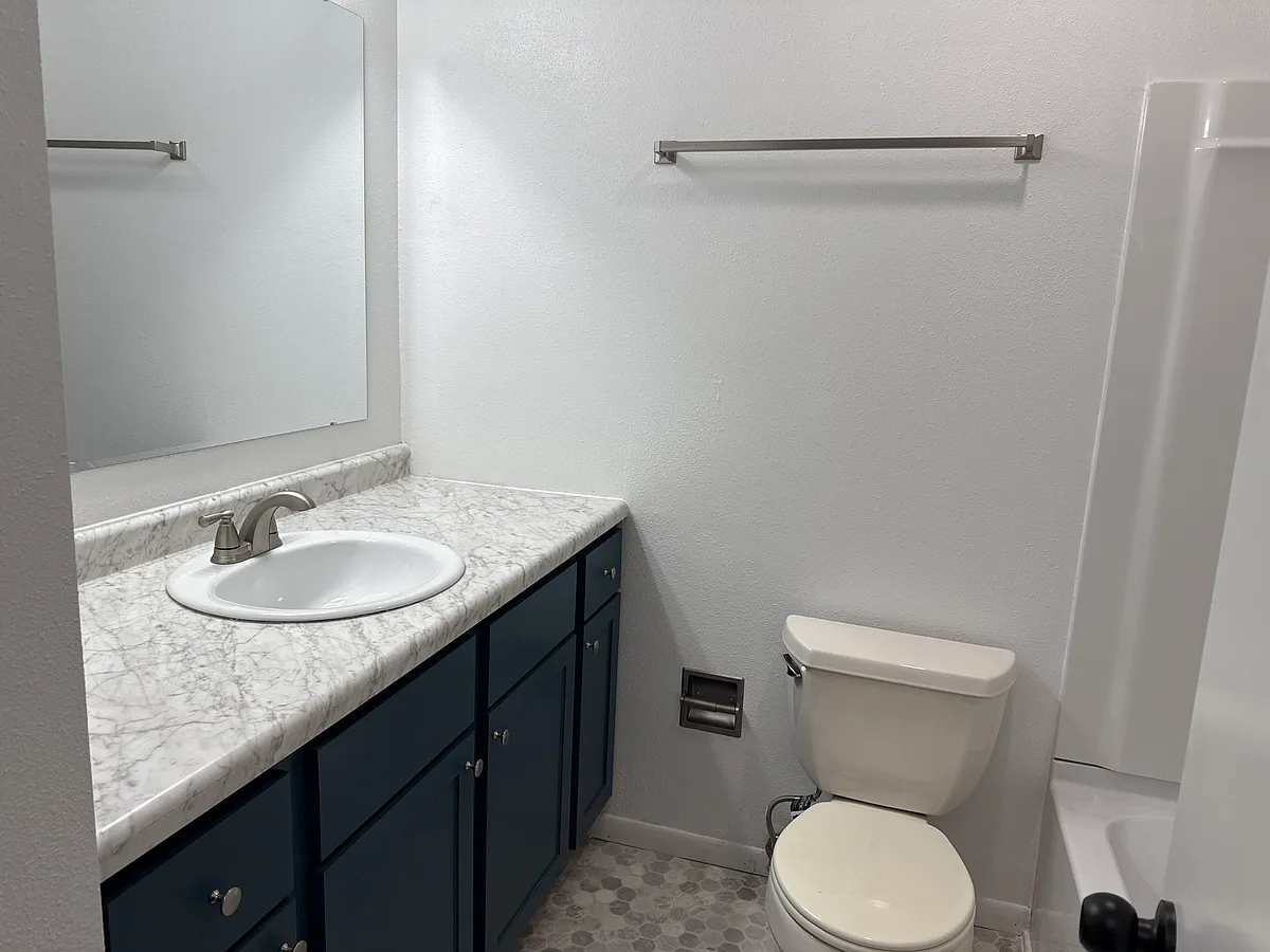 Building Photo - 3745 Glen Oaks Blvd #12