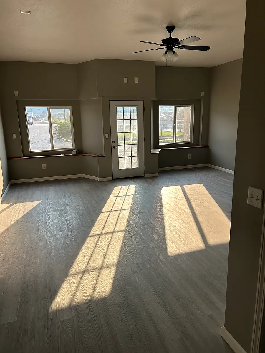 Building Photo - 1022 Duss Ave #1022