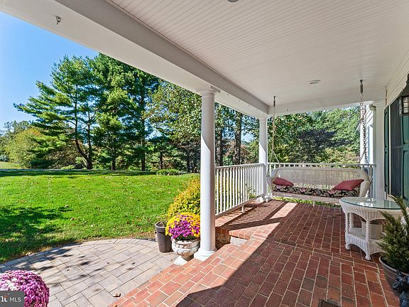 3rd image of 7384 Awsley Ln
