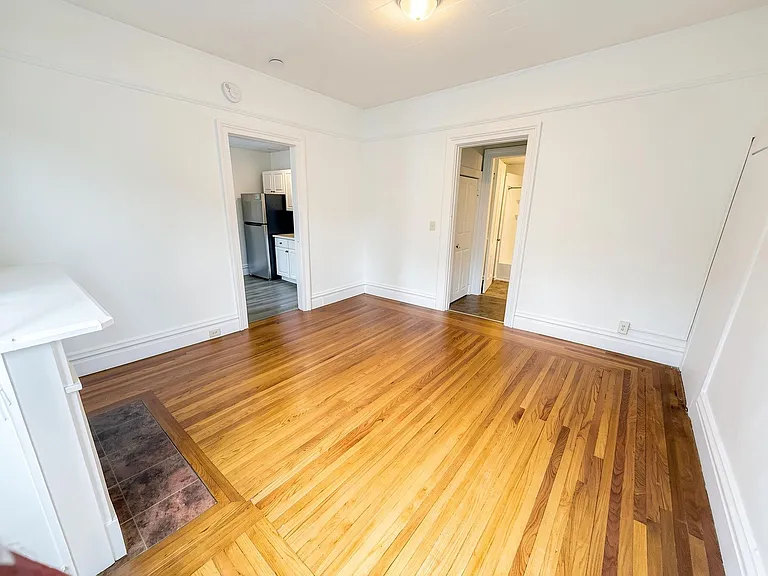 834 Warren St #4 — Photo 5