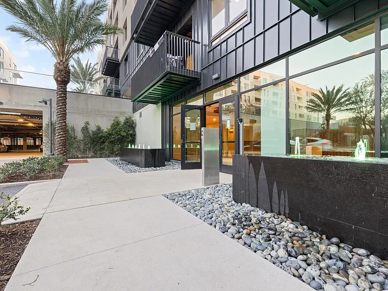 4303 Rivington — Photo 26