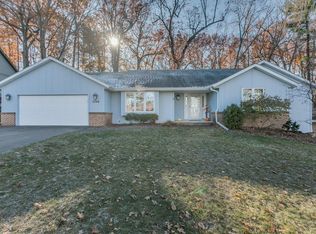 2748 Canyon Bluff Rd, Green Bay, WI 54302