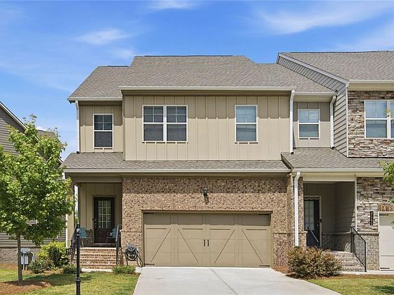 3rd image of 2095 Manor Pointe Dr
