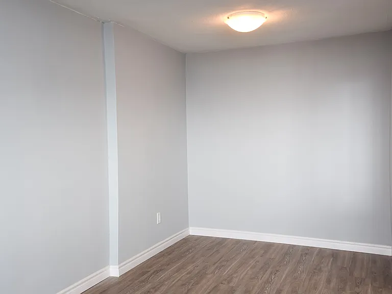 2185 Lawrence Ave E — Photo 28
