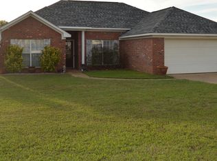 532 Roxbury Pl, Florence, MS 39073