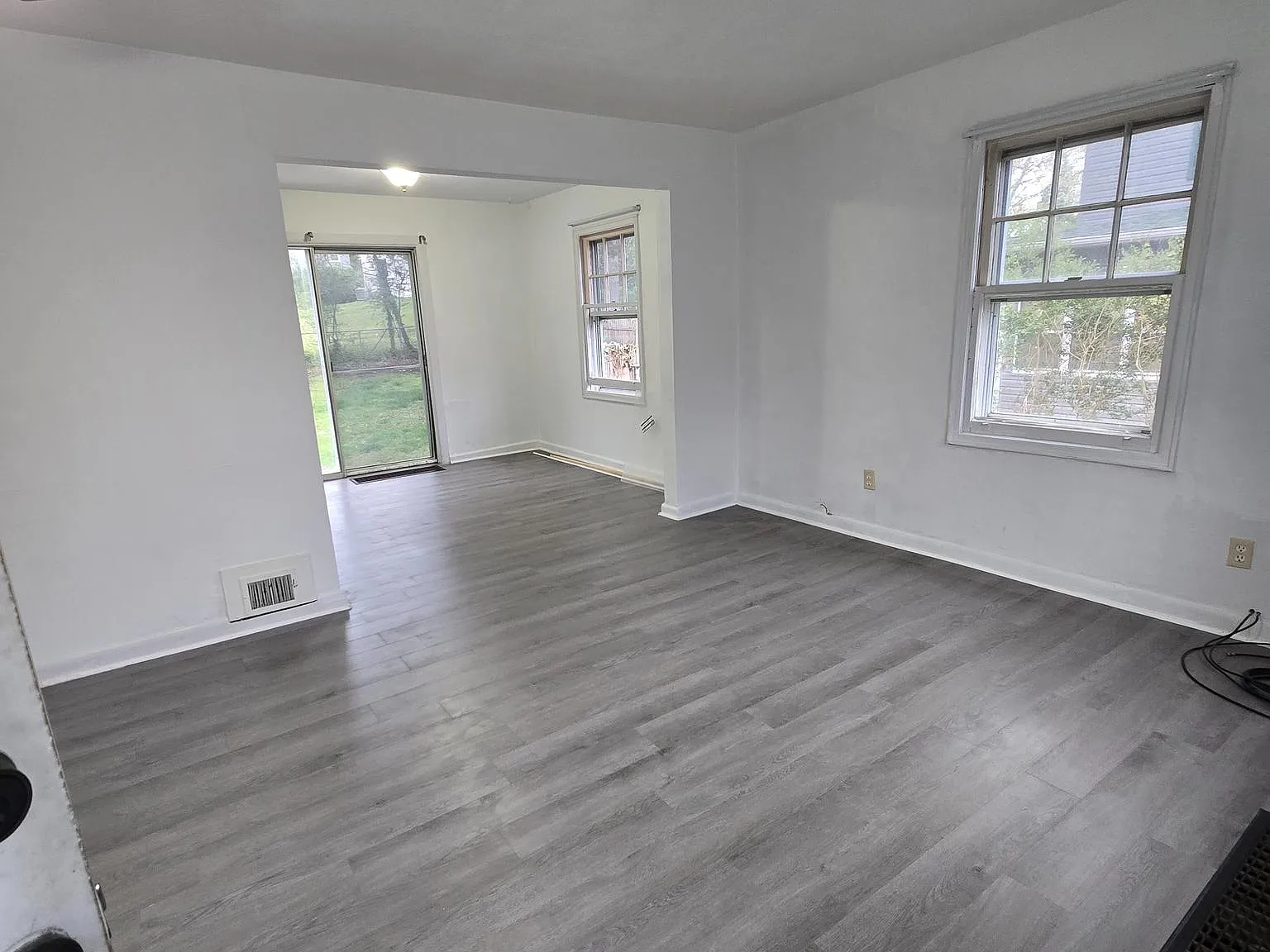 4 bed, 1100 sqft, $2,100 — Photo 4