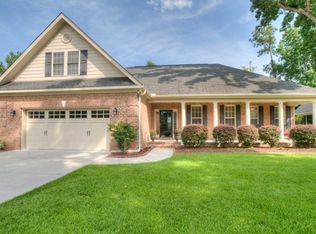 8714 New Forest Dr, Wilmington, NC 28411