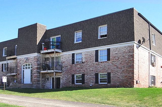1st image of 3120 Jacqueline Dr Unit 9