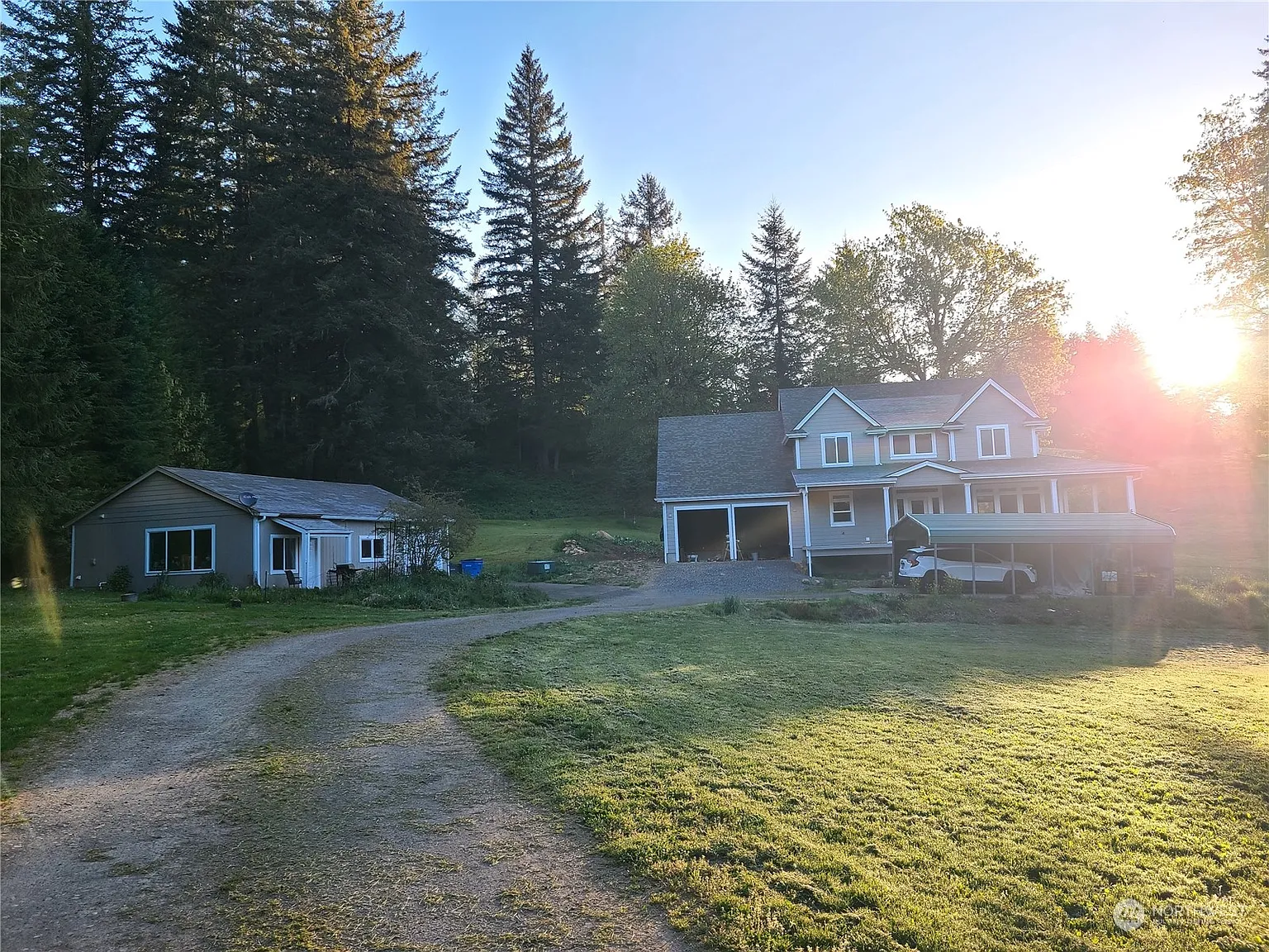 909 NE Hughes Road photo 1