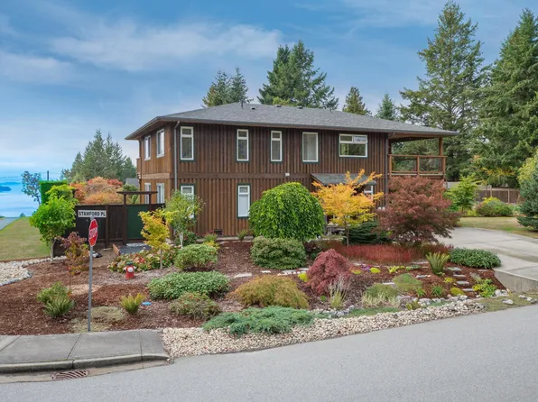 5301 Stamford Pl, Sechelt, BC V7Z 0C2