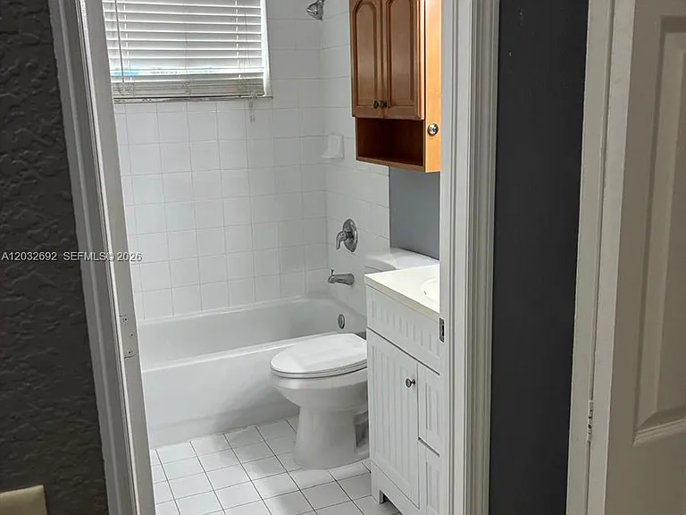55 SW 14th Ter #55 — Photo 20