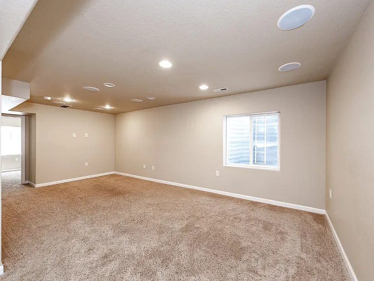 6104 Hayfield Pl — Photo 36