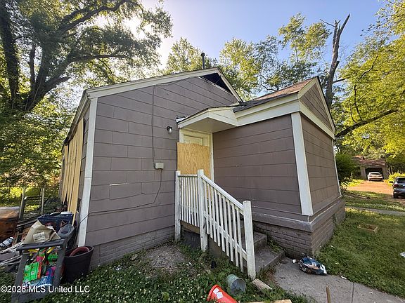 5th image of 522 Woodbury Rd