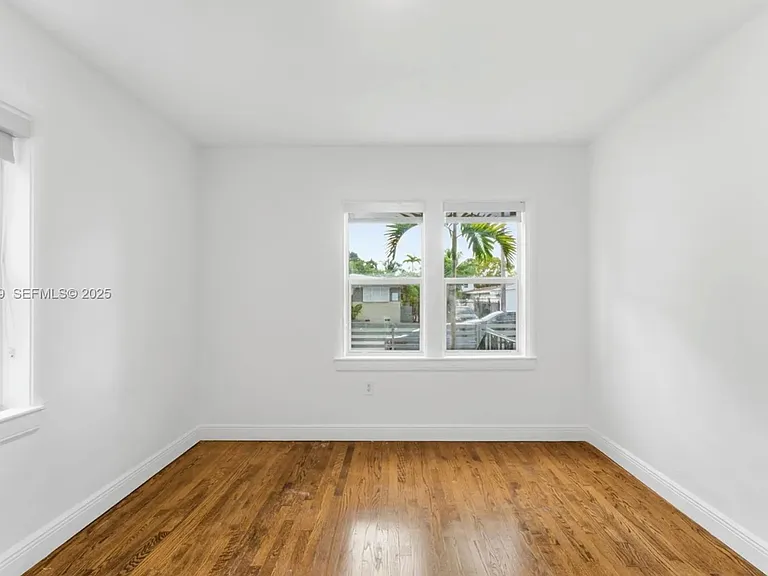 559 NE 68th St #559 — Photo 13
