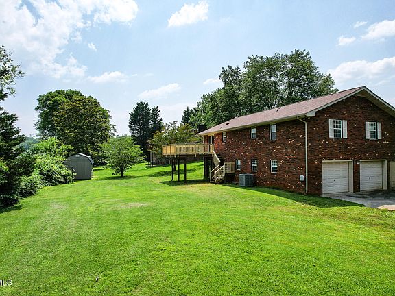 4th image of 1746 Leconte Dr