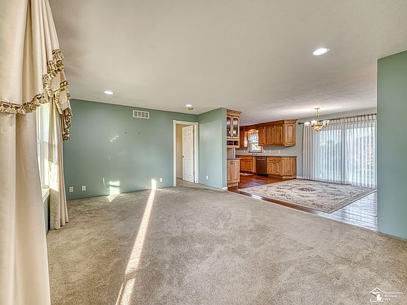 3rd image of 1858 W Albain Rd