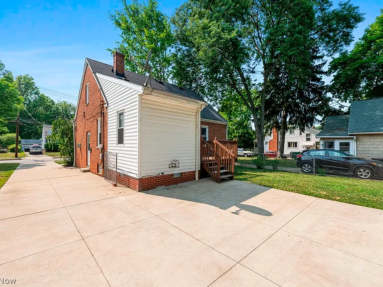 1395 Irene Rd — Photo 21
