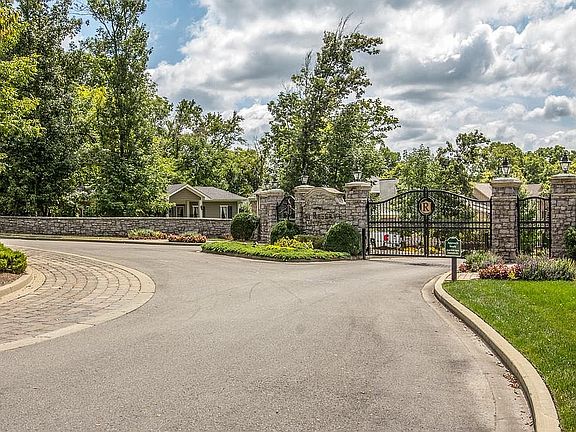 3rd image of 6665 Hastings Ln
