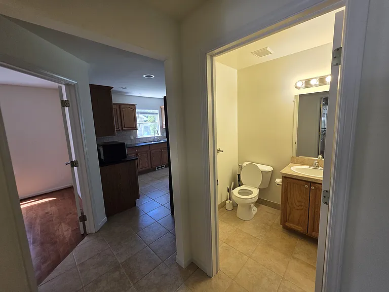 2103 Enterprise Dr — Photo 15