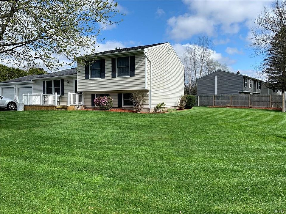 1st image of 8394 Shoveler Ln