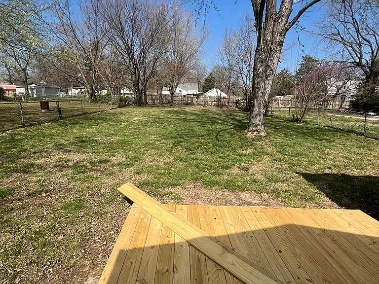 1723 W Webster St — Photo 16