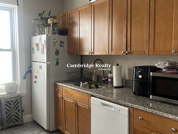 3rd image of 4 Farrington Ave APT 5T