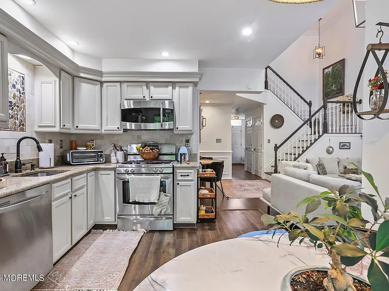 34 Alpine Rd — Photo 8