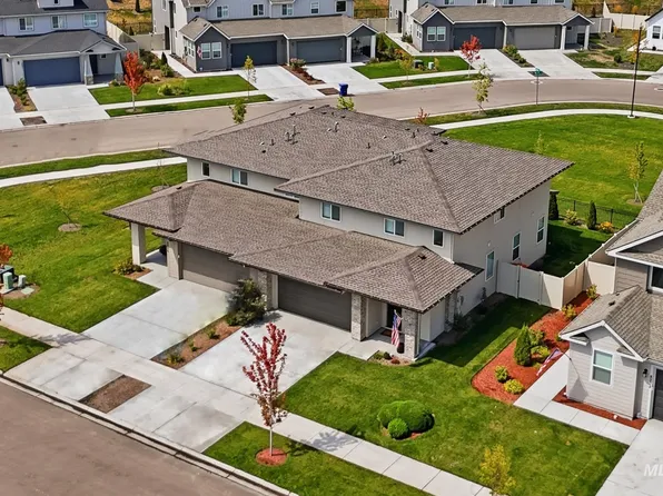 8244 W Pacific Yew St, Eagle, ID 83616