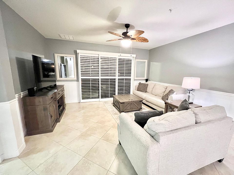 Living Room facing the balcony