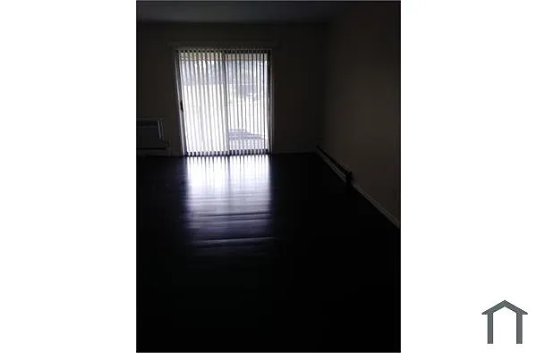 Building Photo - 3631 N Rockton Ave #304