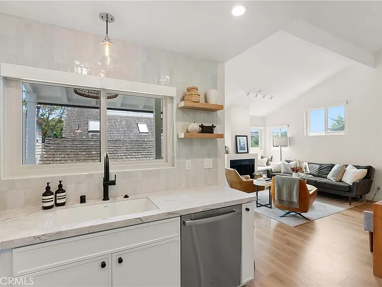 617 1/2 Acacia Ave — Photo 10