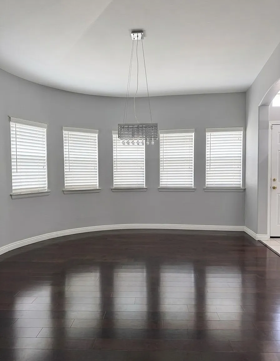 4 bed, 2.5 bath, 2241 sqft, $5,200 — Photo 3