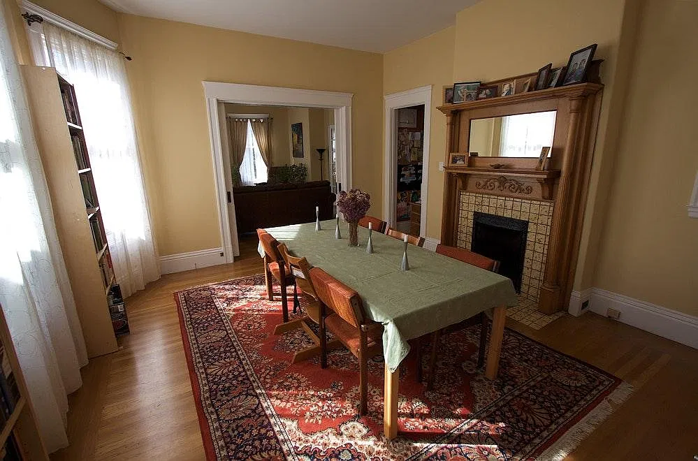 4 bed, 1.5 bath, 1879 sqft, $4,750 — Photo 3