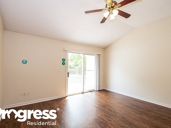 3rd image of 2925 Brittany Bluff Dr